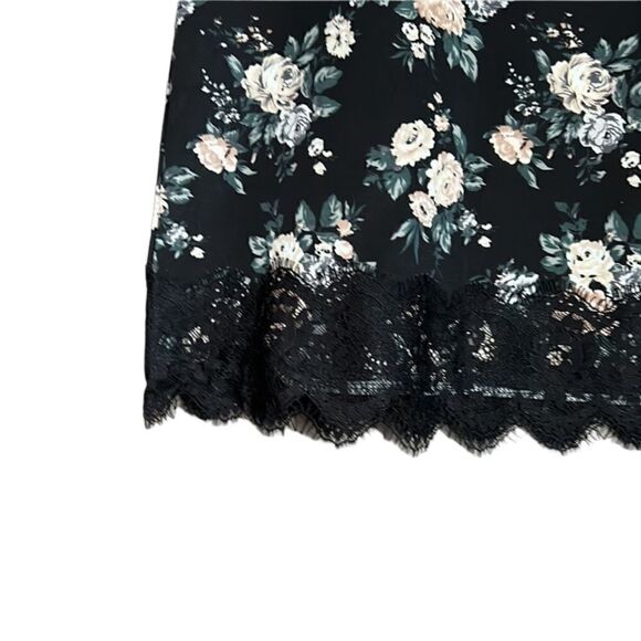 3 for $30! Forever 21 floral tube skirt. Size small - Picture 2 of 5